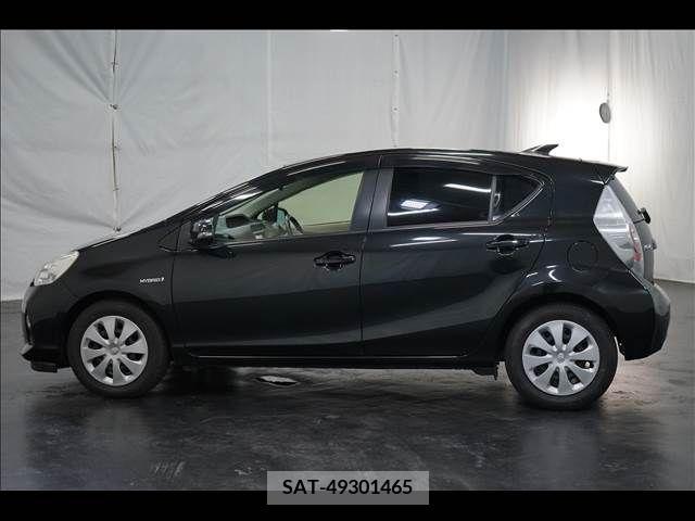 Toyota AQUA 2012-10 313958-14