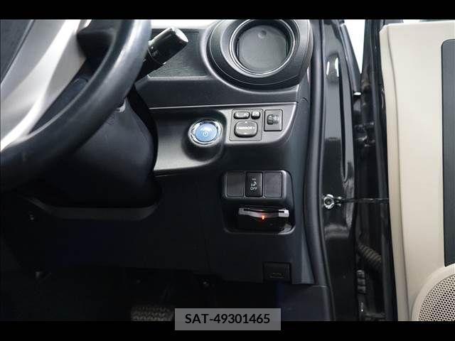Toyota AQUA 2012-10 313958-13