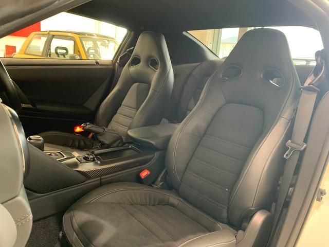 Nissan GT-R 2021-06 19268-22