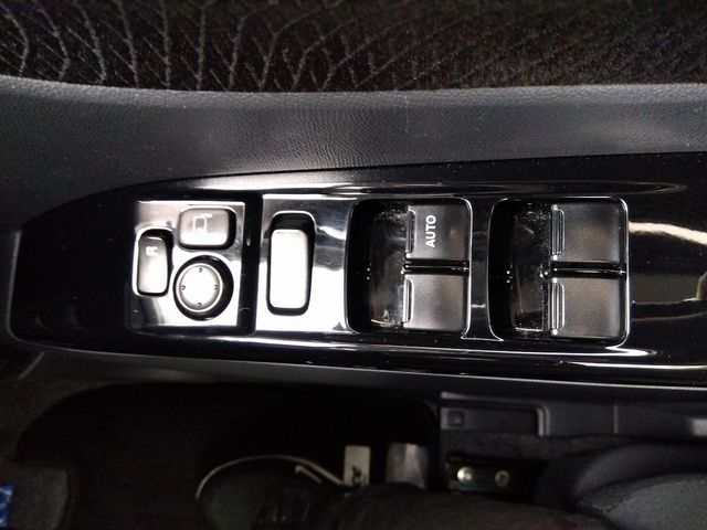 Nissan ROOX 2011-11 193926-22