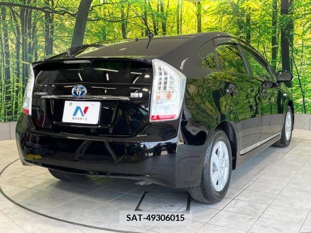 Toyota PRIUS 2011-12 366595-17