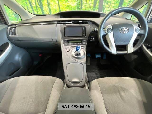 Toyota PRIUS 2011-12 366595-1