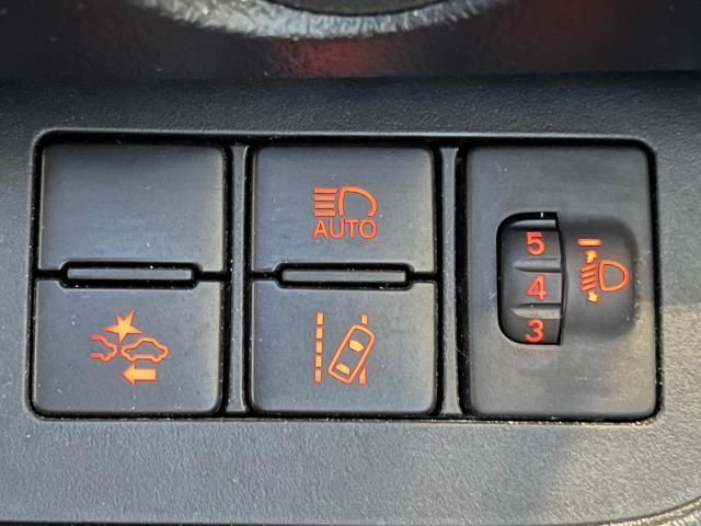 Toyota SIENTA 2018-10 29076-10