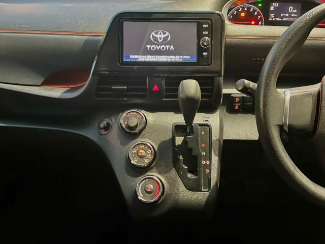 Toyota SIENTA 2018-10 29076-9