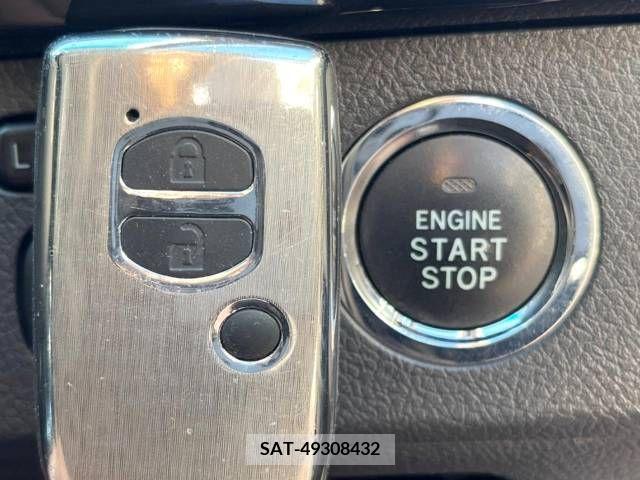 Toyota MARK X 2013-02 219551-7
