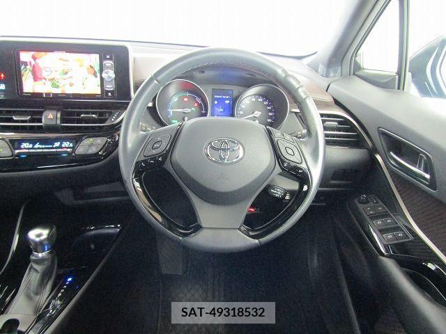 Toyota C-HR 2017-12 385680-13