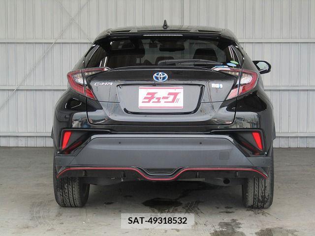 Toyota C-HR 2017-12 385680-24