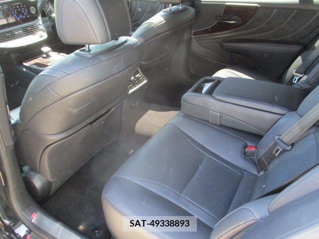Lexus LS 2021-02 275515-11