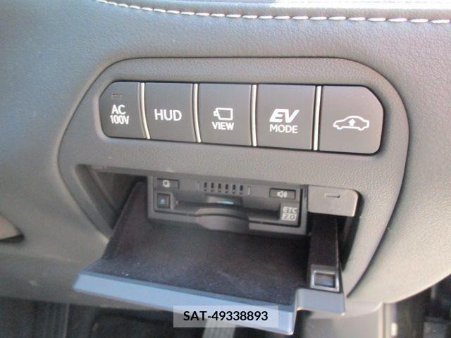 Lexus LS 2021-02 275515-16