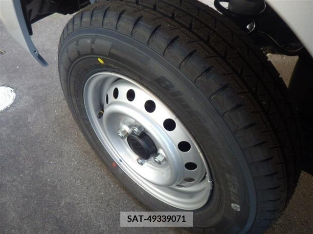 Suzuki EVERY 2023-12 252915-10