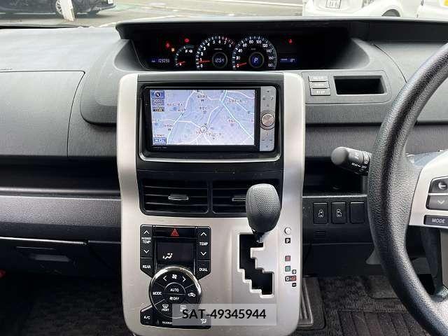 Toyota NOAH 2012-03 279554-5