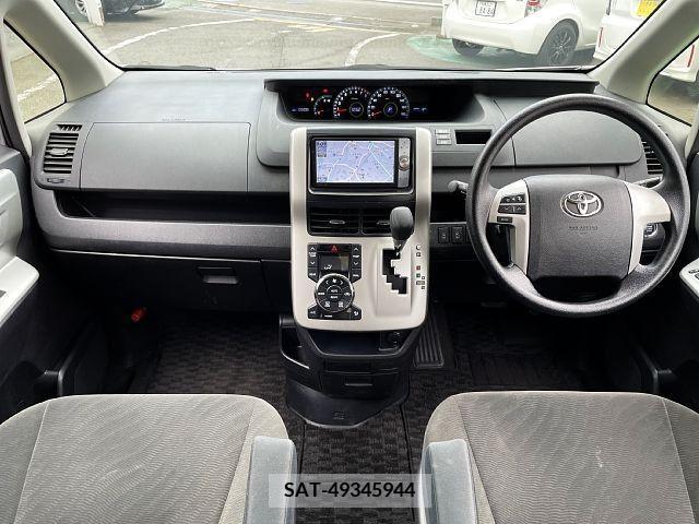 Toyota NOAH 2012-03 279554-1