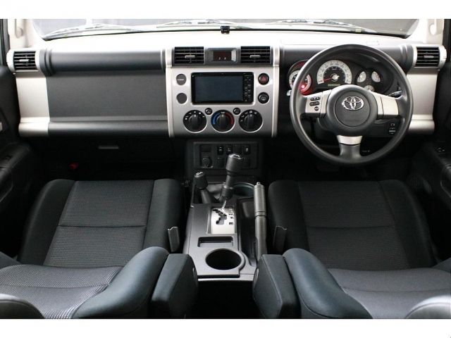 Toyota FJ CRUISER 2011-01 13805-1