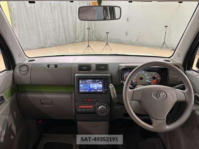 Toyota PIXIS SPACE 2014-03 232800-17