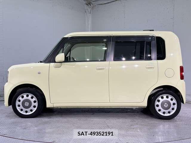 Toyota PIXIS SPACE 2014-03 232800-11