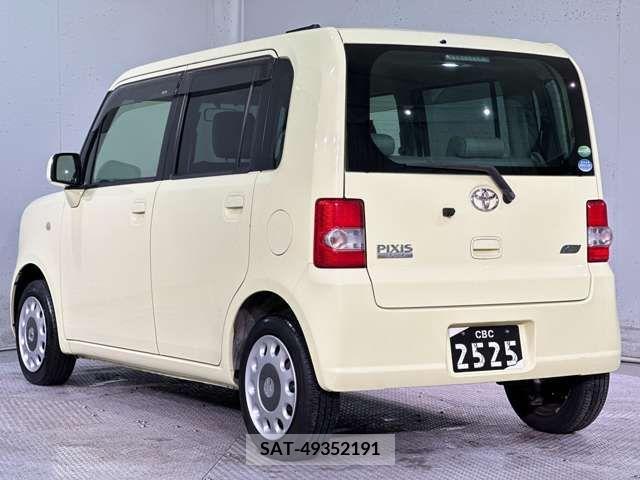 Toyota PIXIS SPACE 2014-03 232800-10