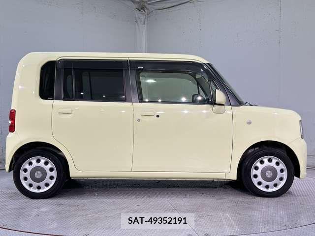 Toyota PIXIS SPACE 2014-03 232800-7