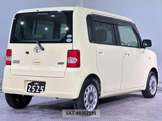 Toyota PIXIS SPACE 2014-03 232800-8