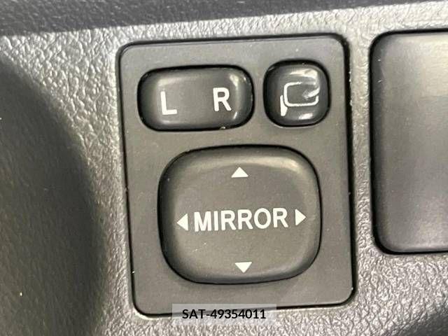 Toyota BB 2013-07 380896-7