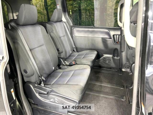 Toyota VOXY 2016-09 289037-9