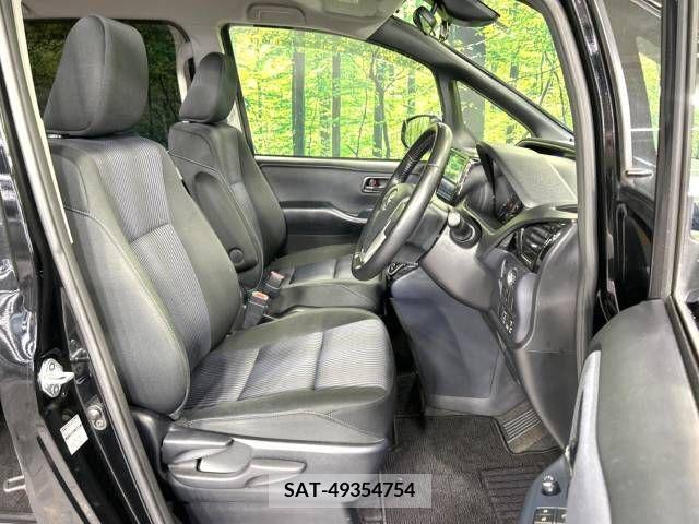 Toyota VOXY 2016-09 289037-8