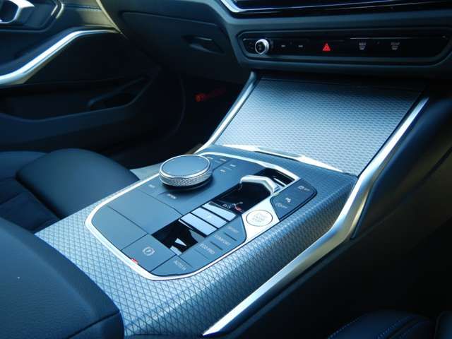 Bmw 3 SERIES 2023-05 180418-16