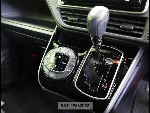 Toyota VOXY 2019-04 321614-9