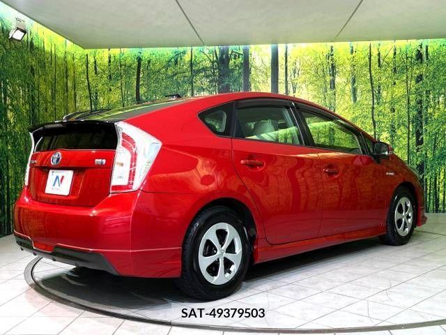 Toyota PRIUS 2013-10 382957-17