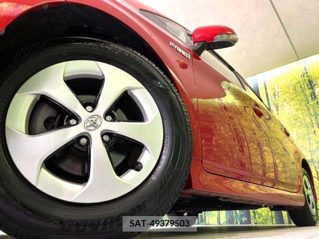 Toyota PRIUS 2013-10 382957-13
