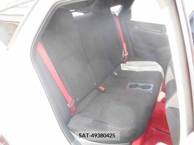 Honda CIVIC 2023-10 264427-10