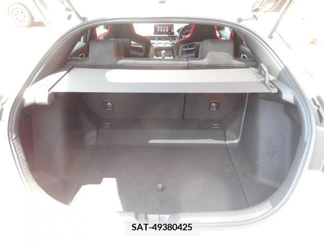 Honda CIVIC 2023-10 264427-12