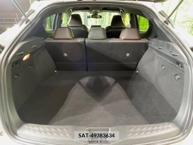 Toyota C-HR 2018-07 244376-10