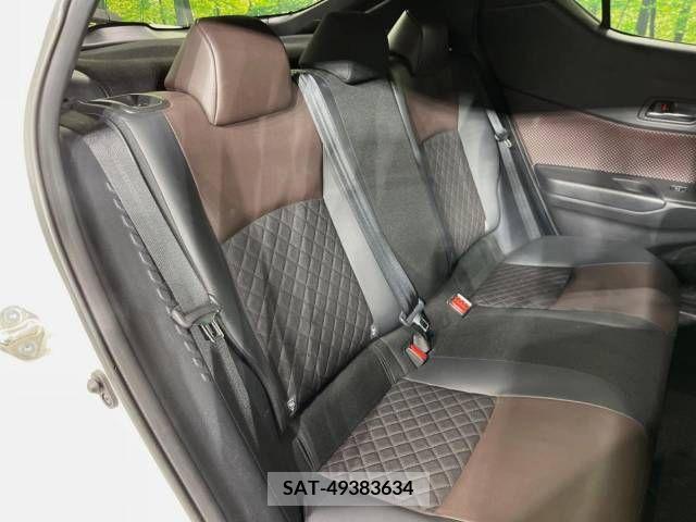 Toyota C-HR 2018-07 244376-9