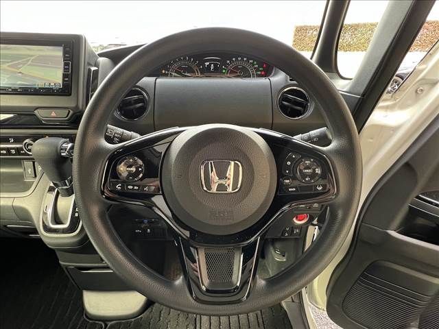 Honda N BOX CUSTOM 2022-07 181015-16
