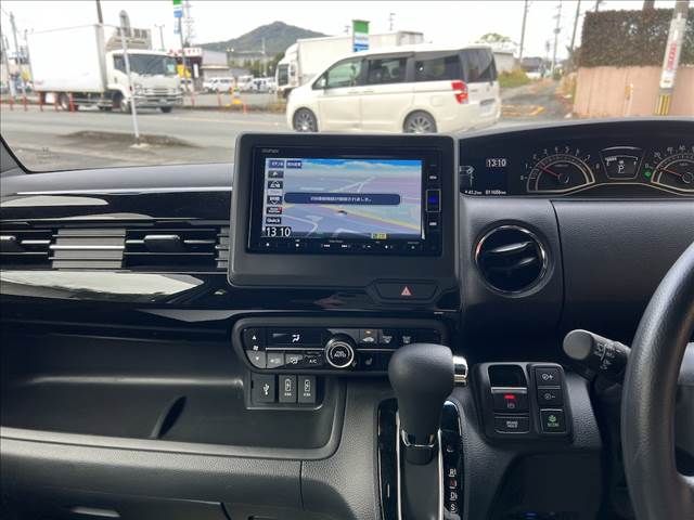 Honda N BOX CUSTOM 2022-07 181015-1