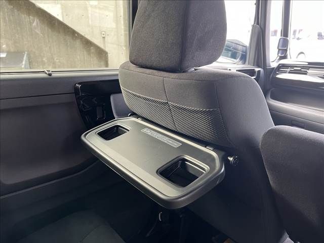 Honda N BOX CUSTOM 2022-07 181015-18