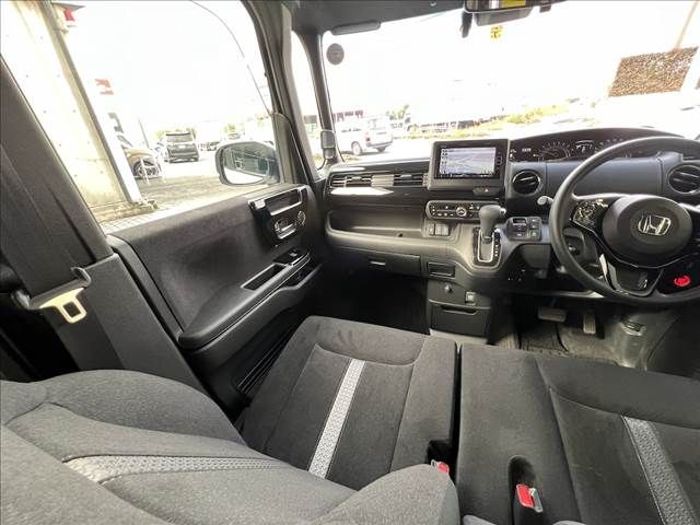 Honda N BOX CUSTOM 2022-07 181015-20