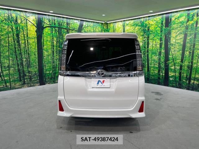 Toyota VOXY 2014-04 289165-18
