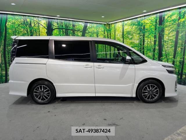 Toyota VOXY 2014-04 289165-17