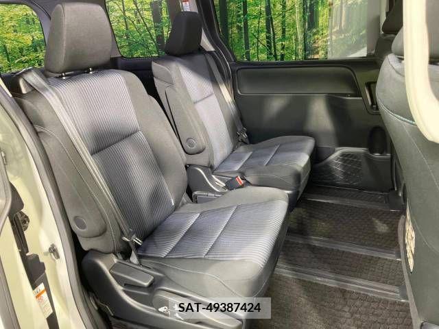 Toyota VOXY 2014-04 289165-13