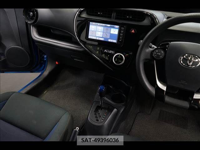 Toyota AQUA 2017-09 292151-11