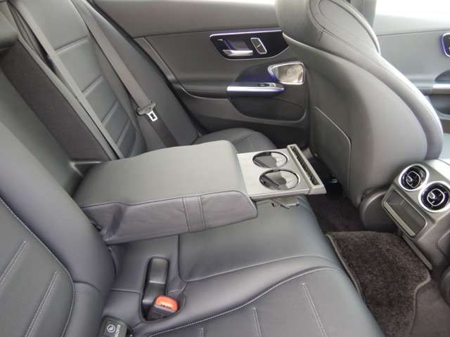 Mercedes Benz C-CLASS 2022-10 185864-27