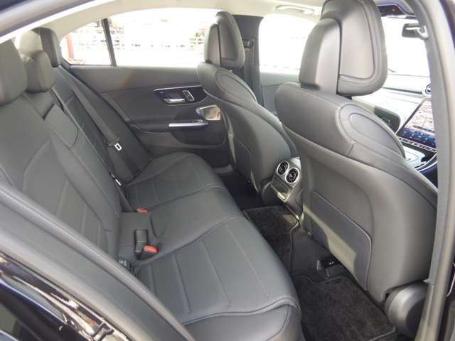 Mercedes Benz C-CLASS 2022-10 185864-26