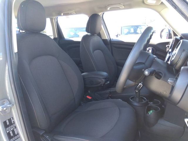 Bmw MINI 2019-03 15695-19