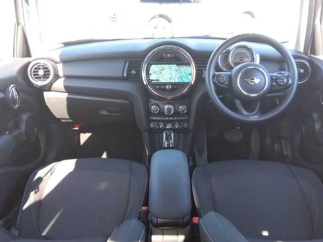 Bmw MINI 2019-03 15695-1