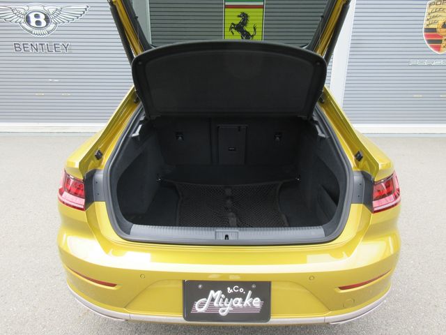 VolksWagen ARTEON 2018-10 15963-26