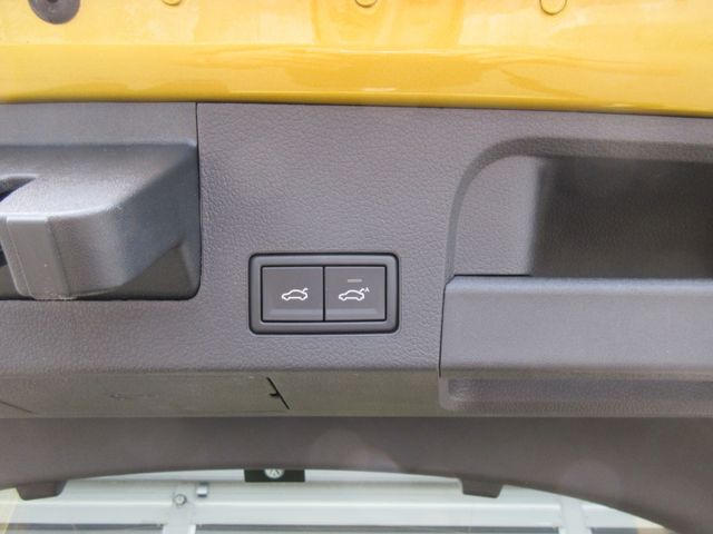 VolksWagen ARTEON 2018-10 15963-27
