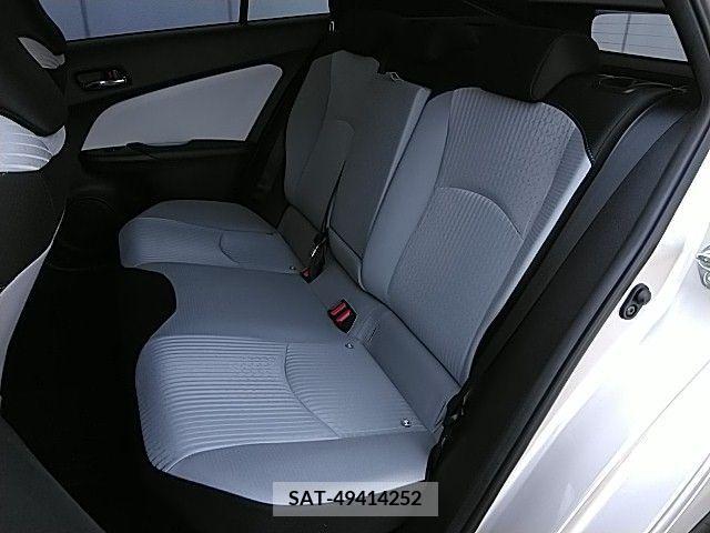 Toyota PRIUS 2015-12 281908-6