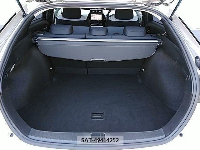 Toyota PRIUS 2015-12 281908-22