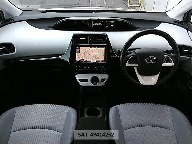 Toyota PRIUS 2015-12 281908-1